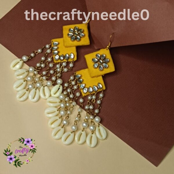 Cowrie Charm Earrings (1 Pair)